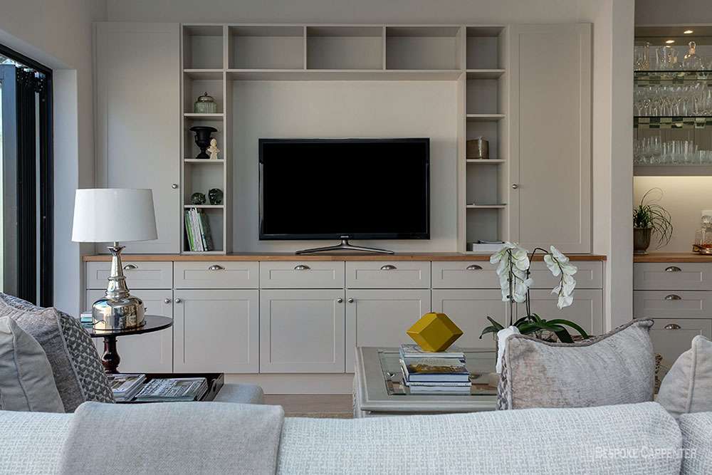 Fitted entertainment unit